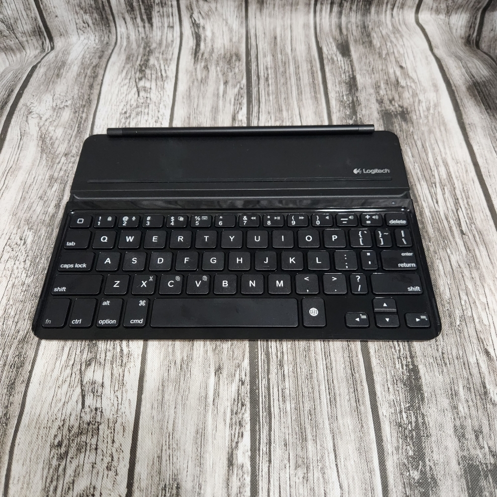 Logitech ultra thin Bluetooth keyboard cover